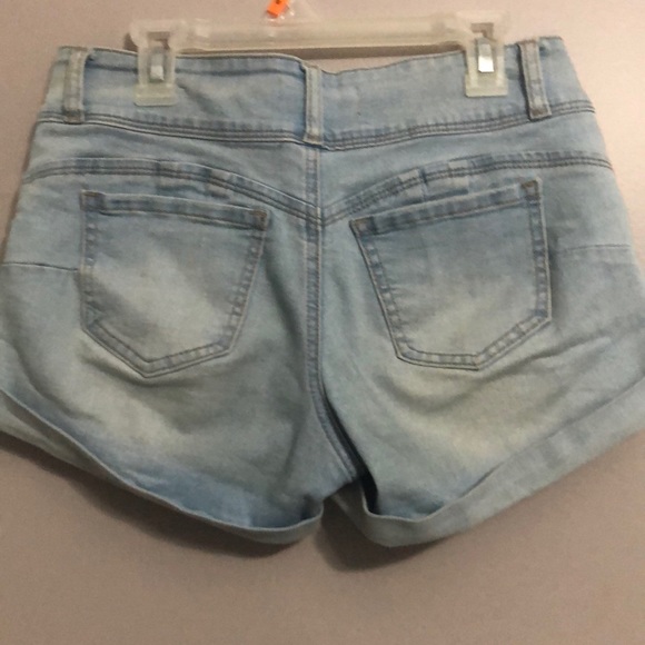 Blue lights-wash Jean shorts - Picture 3 of 4